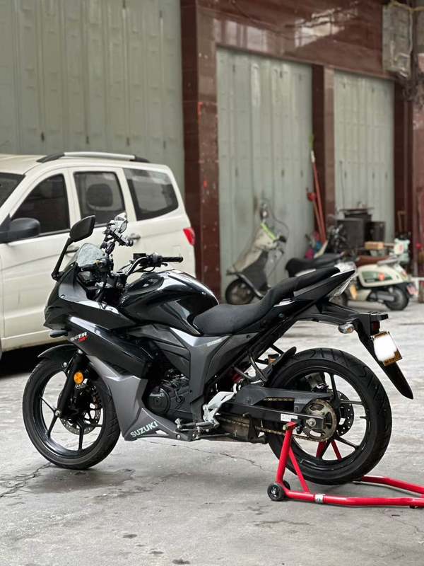 二手济南铃木极客飒 Gixxer 155
