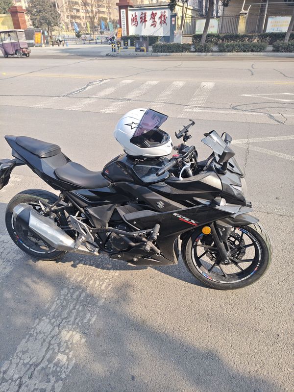 二手豪爵铃木GSX250R