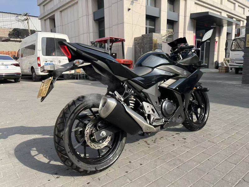 二手豪爵铃木GSX250R