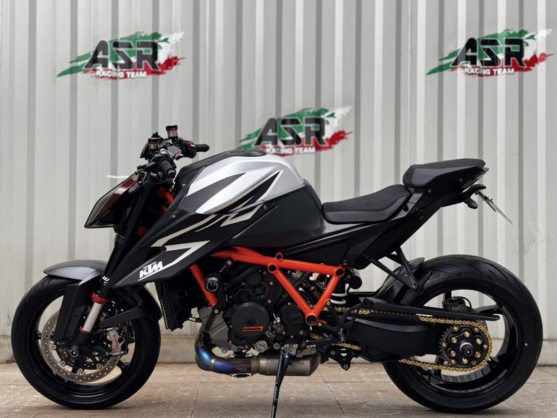 二手KTMR2R1290 Super Duke