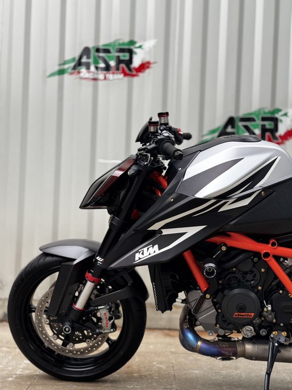 二手KTMR2R1290 Super Duke