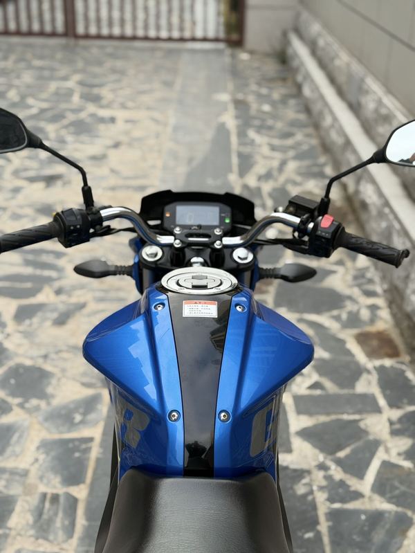 二手济南铃木极客飒 Gixxer 155 NK