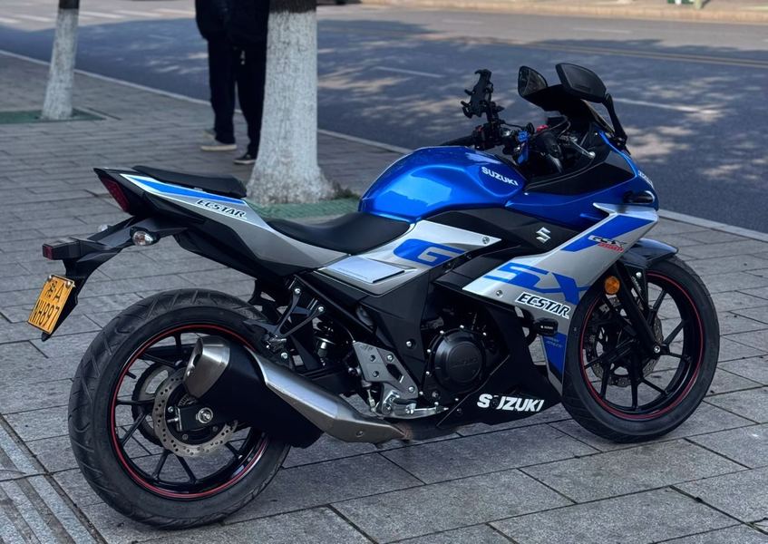 二手豪爵铃木GSX250R