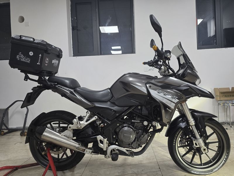 二手贝纳利金鹏 TRK251