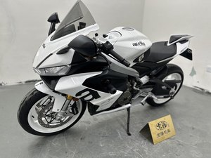 二手阿普利亚RS 660 