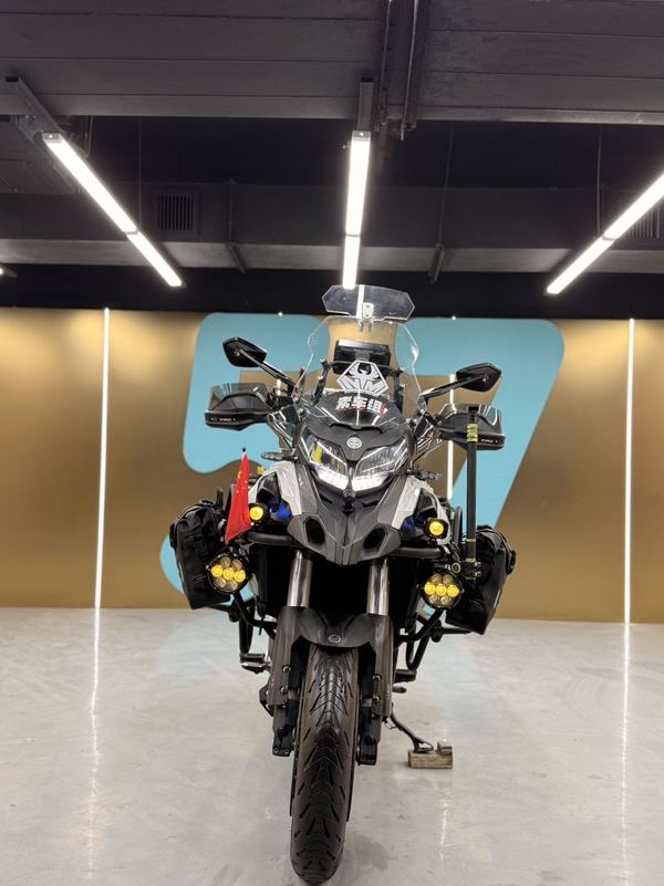 二手贝纳利金鹏 TRK502