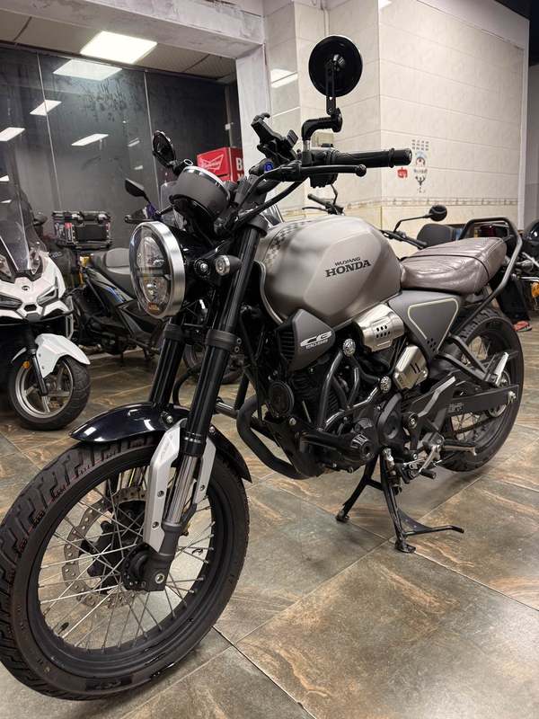 二手五羊本田鸷道 CB190SS