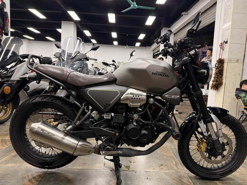 二手五羊本田鸷道 CB190SS