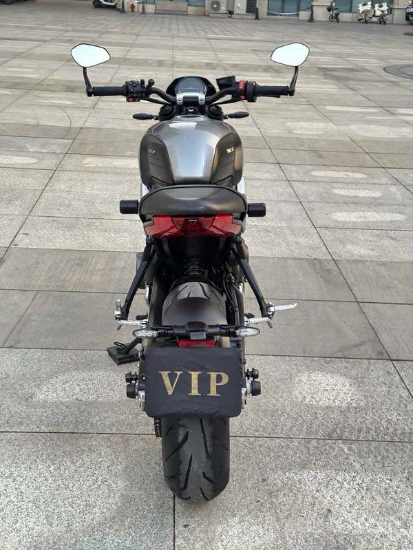 二手凯旋Trident 660