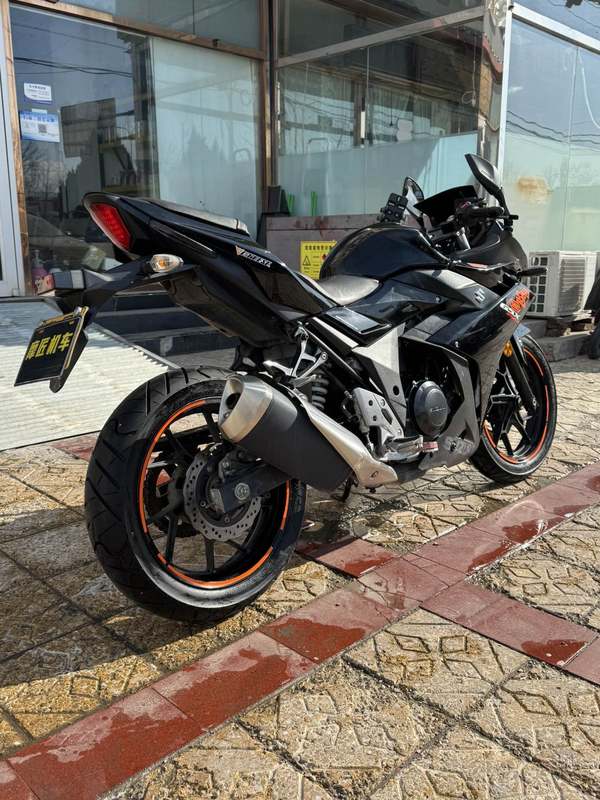 二手豪爵铃木GSX250R