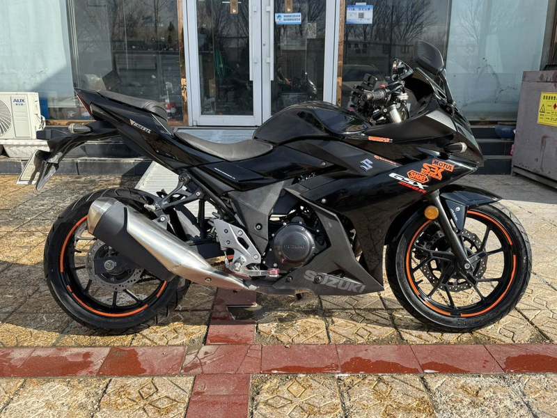 二手豪爵铃木GSX250R