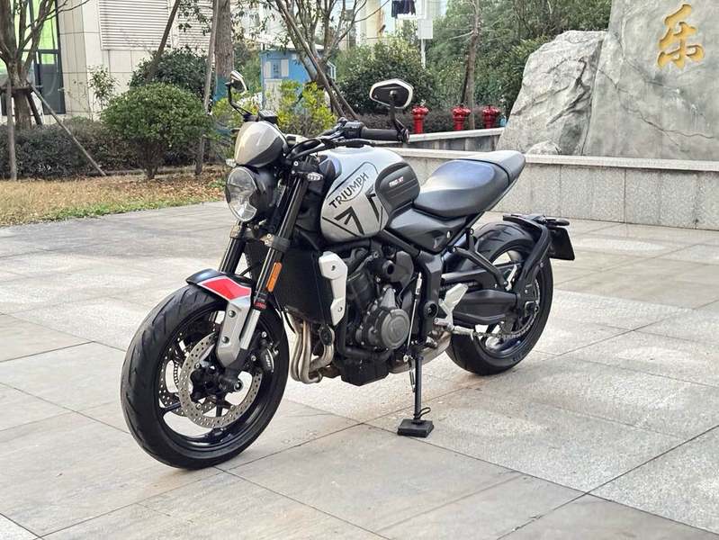 二手凯旋Trident 660