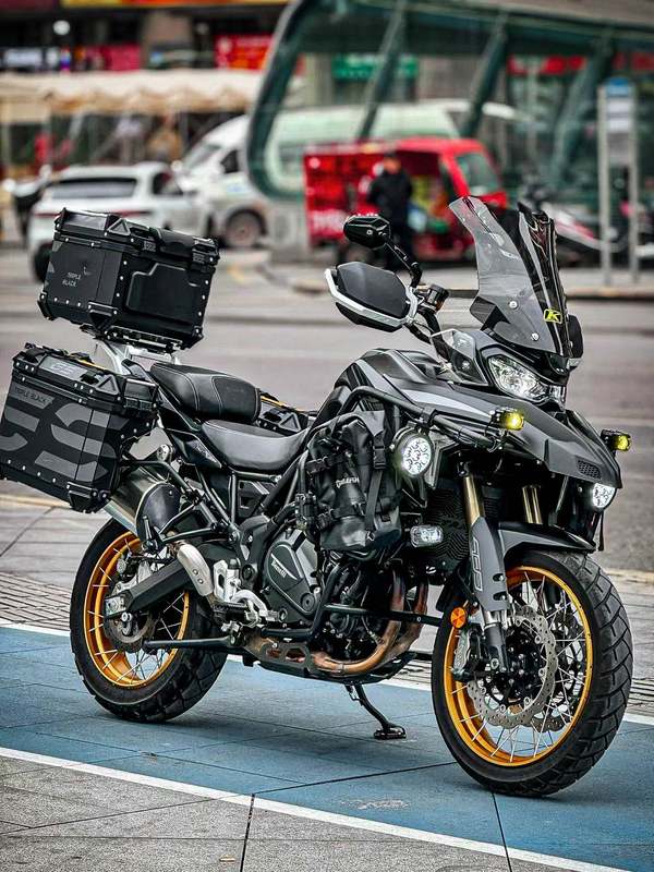 二手贝纳利TRK702