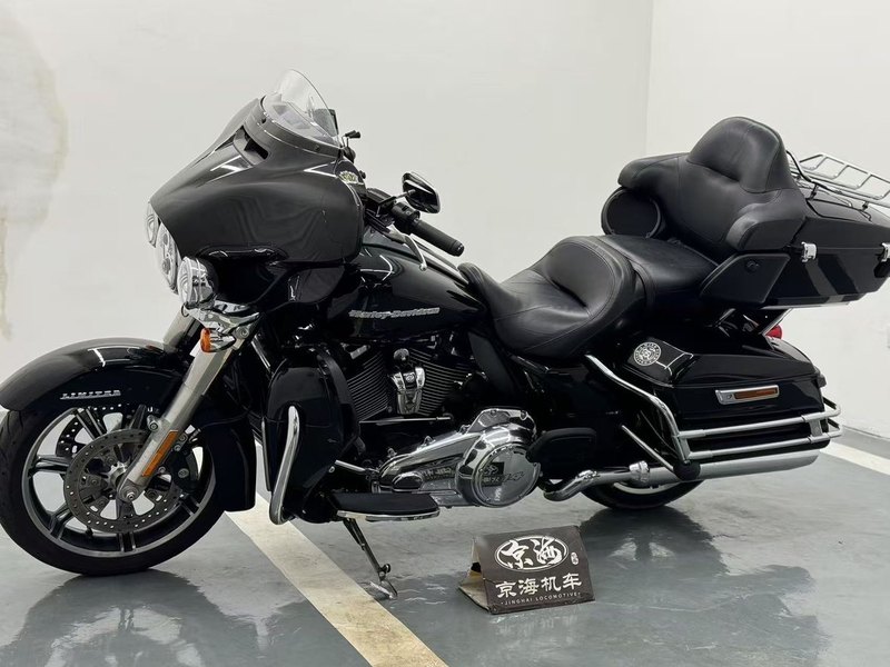 二手哈雷戴维森旗舰滑翔  Limited