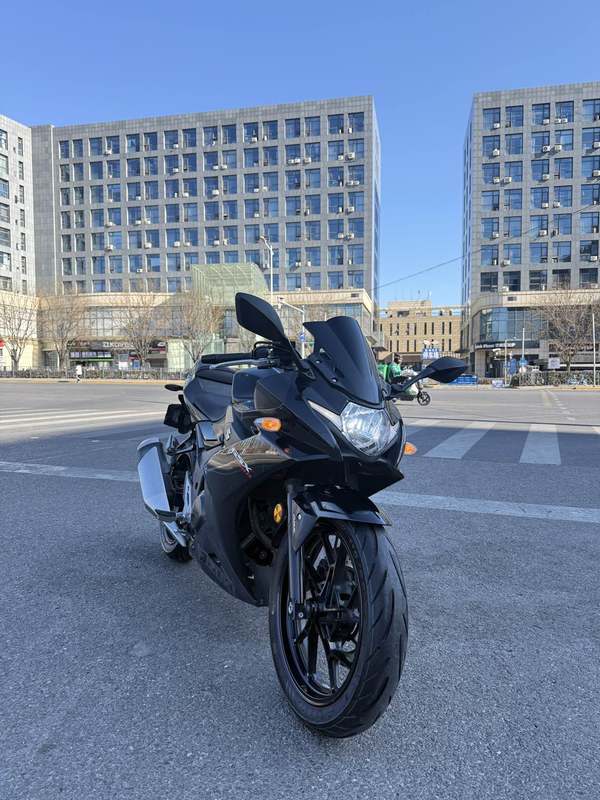 二手豪爵铃木GSX250R