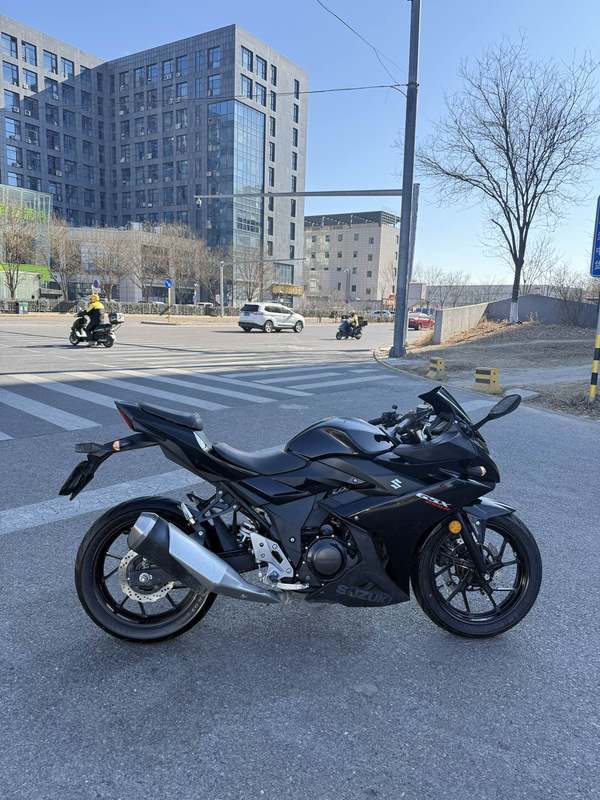 二手豪爵铃木GSX250R