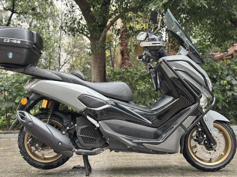 二手望雅猛士三代