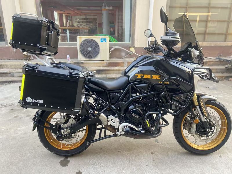 二手贝纳利TRK702