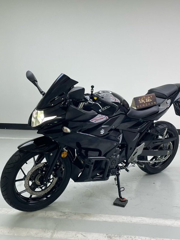 二手豪爵铃木GSX250R