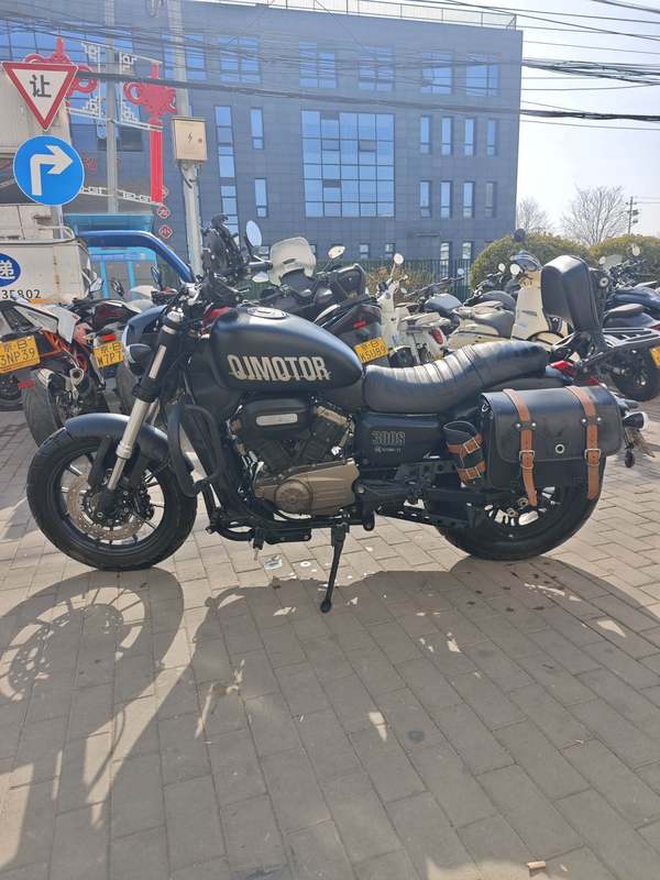 二手QJMOTOR闪300