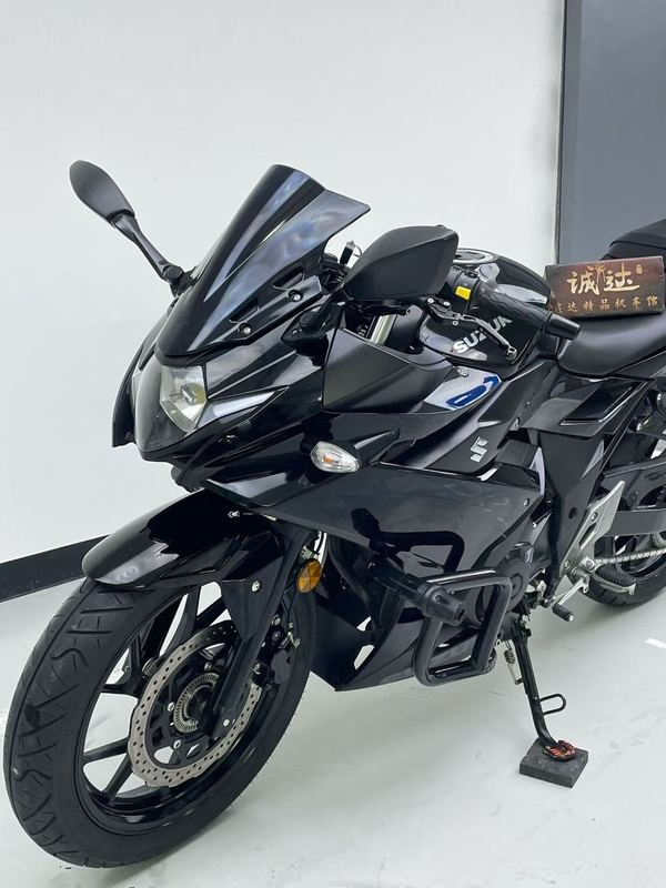 二手豪爵铃木GSX250R