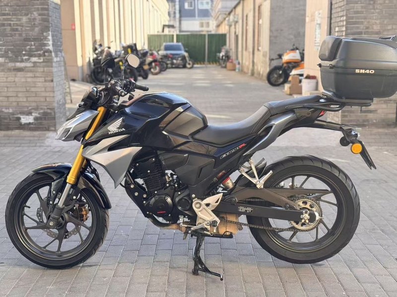 二手五羊本田CB190R 暴锋眼