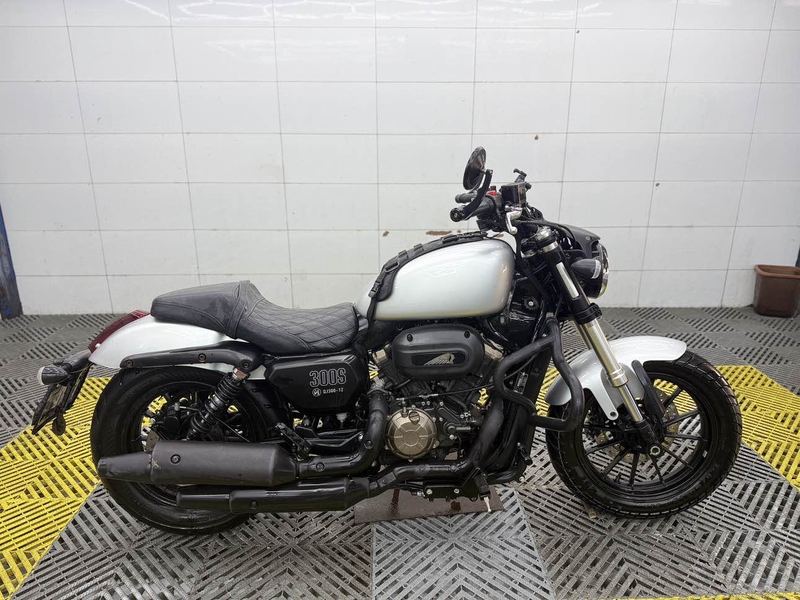 二手QJMOTOR闪300