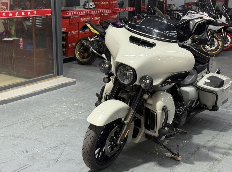 二手哈雷戴维森大道滑翔 Street Glide