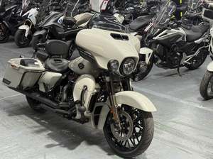 二手哈雷戴维森大道滑翔 Street Glide