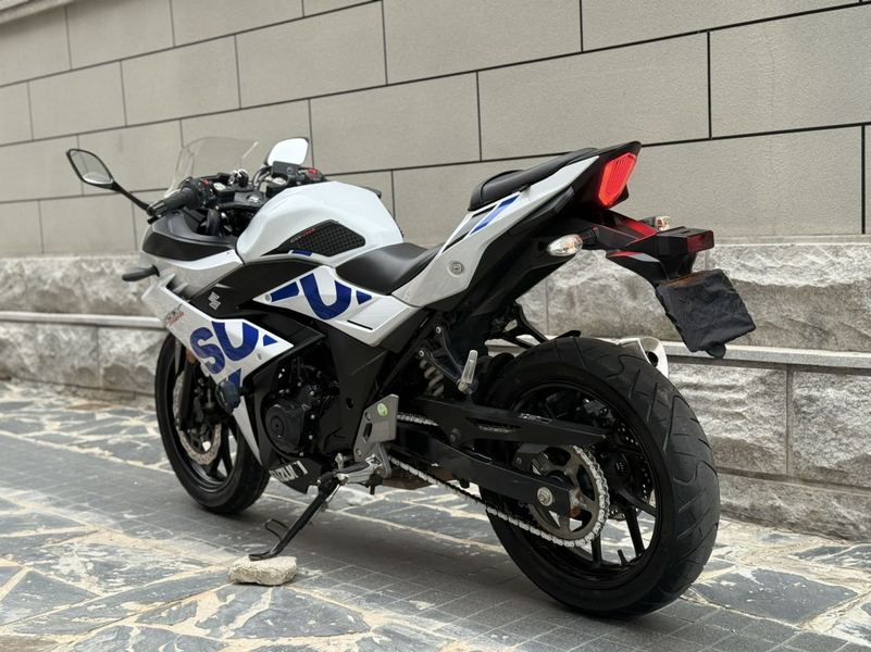 二手豪爵铃木GSX250R