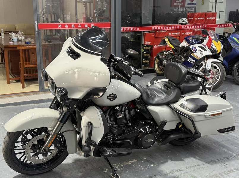 二手哈雷戴维森大道滑翔 Street Glide