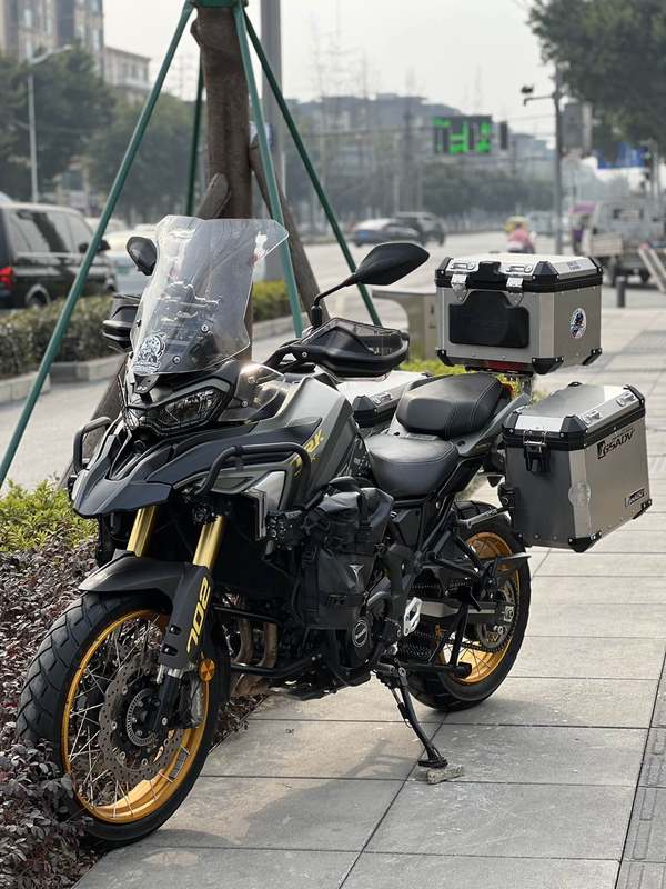 二手贝纳利TRK702