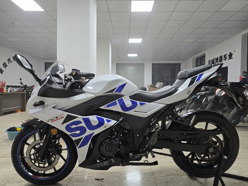 二手豪爵铃木GSX250R