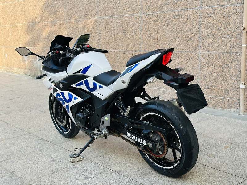 二手豪爵铃木GSX250R