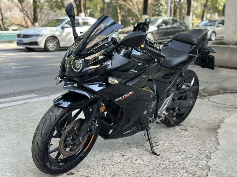 二手豪爵铃木GSX250R