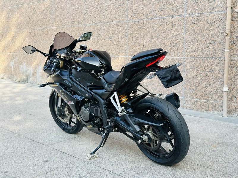 二手贝纳利龙卷风 Tornado 302R