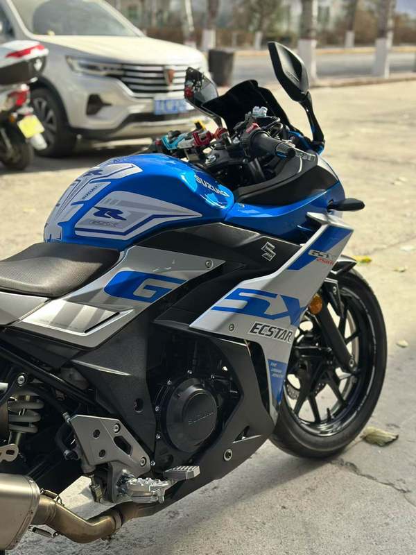 二手豪爵铃木GSX250R
