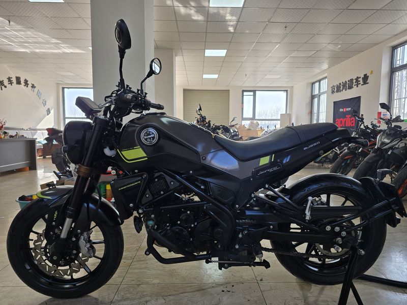 二手贝纳利幼狮 Leoncino 250