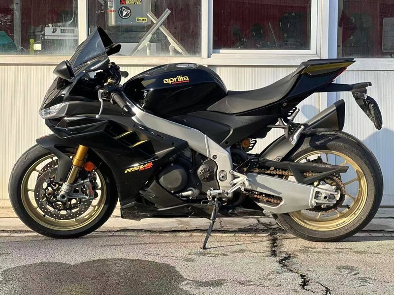 二手阿普利亚RSV4