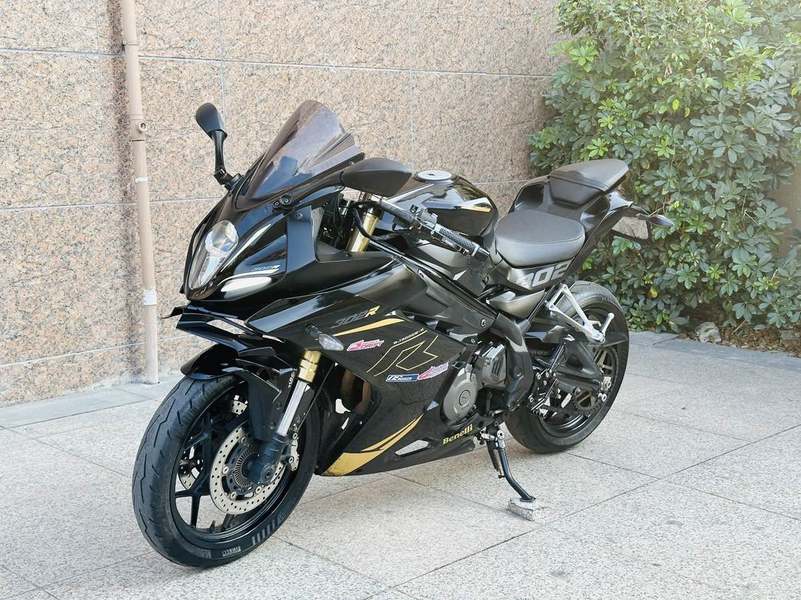 二手贝纳利龙卷风 Tornado 302R