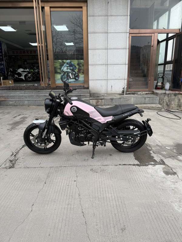 二手贝纳利幼狮 Leoncino 150