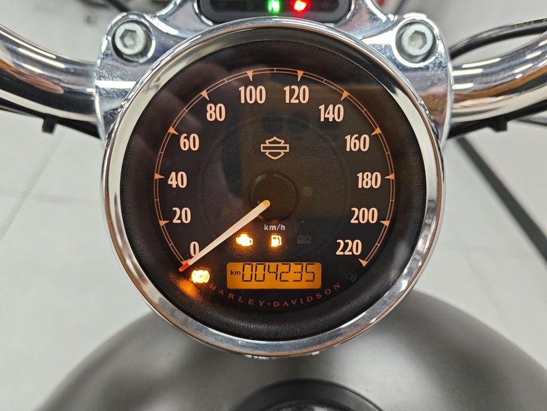 二手哈雷戴维森1200 Custom