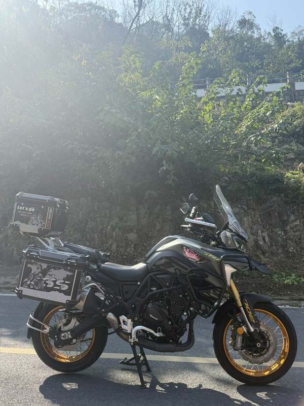 二手贝纳利TRK702