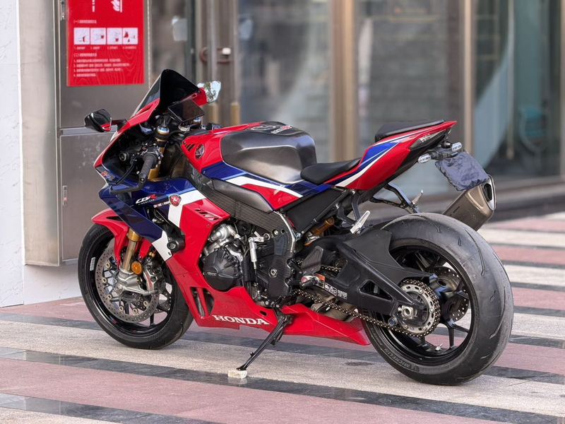 二手本田CBR 1000 RR-R