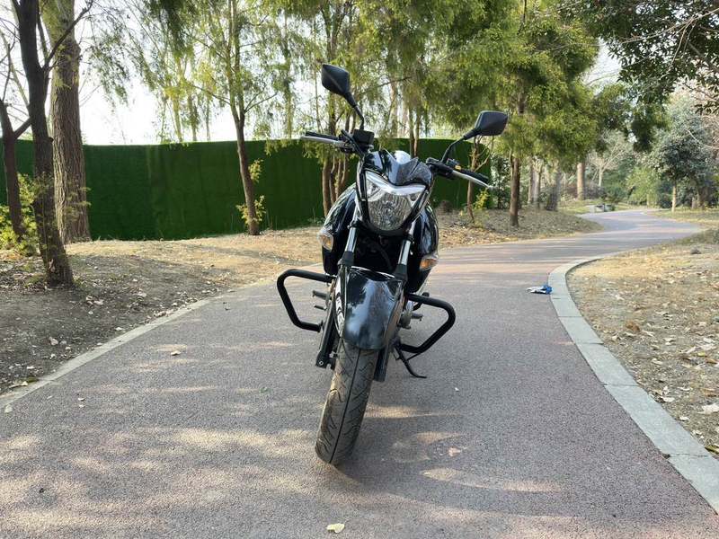 二手豪爵铃木骊驰 GW250