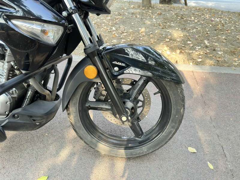 二手豪爵铃木骊驰 GW250