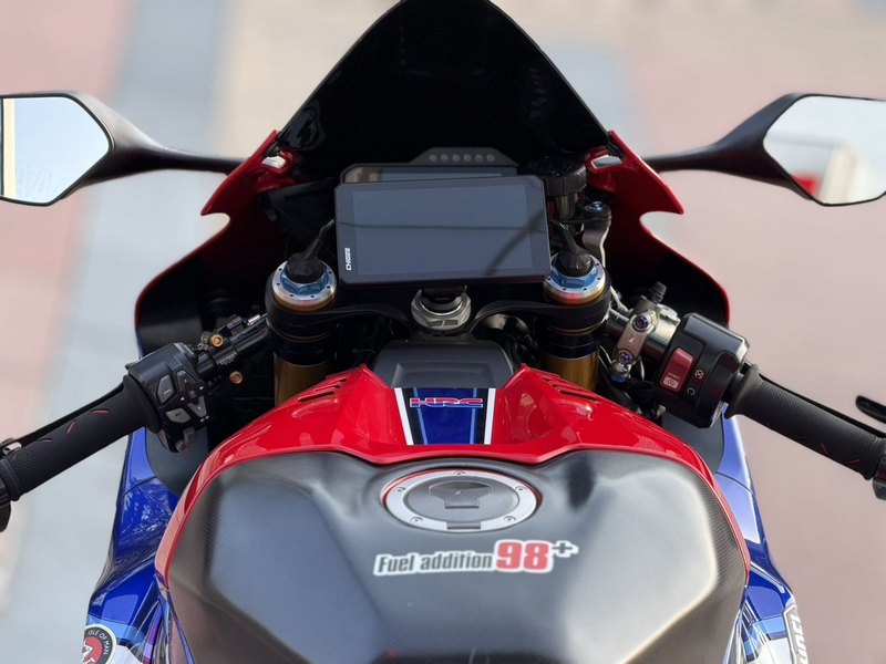 二手本田CBR 1000 RR-R