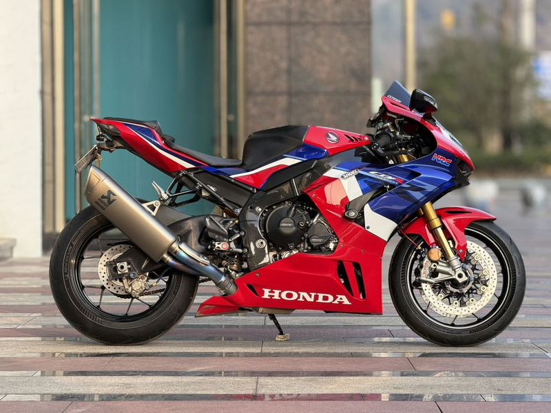 二手本田CBR 1000 RR-R
