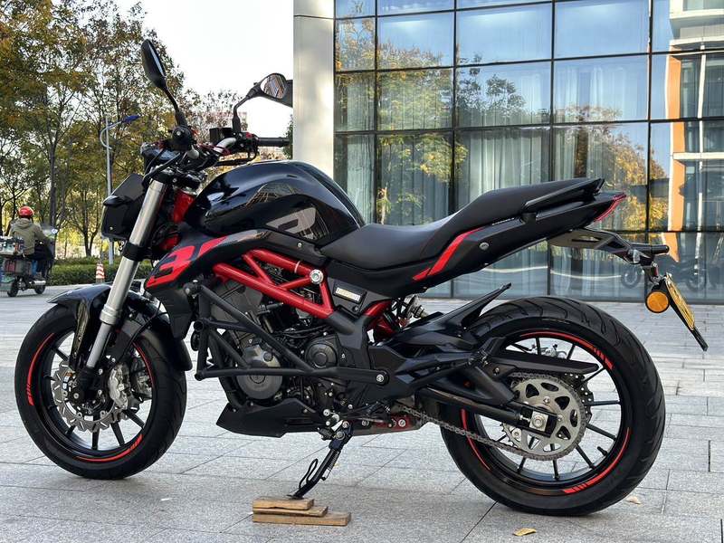 二手贝纳利蓝宝龙 BN302S