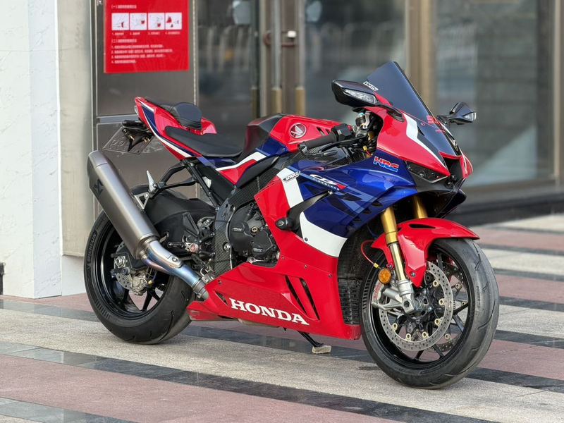二手本田CBR 1000 RR-R